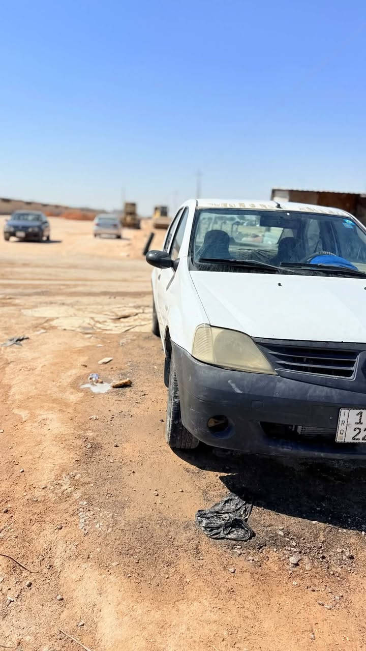 رينو لوكان 2010 رقم نجف هزه جديده  محرك جديد ماصار شهر شادله معروضه ب 37 وبيه مجال المكان الكوفه *********** اتصال
