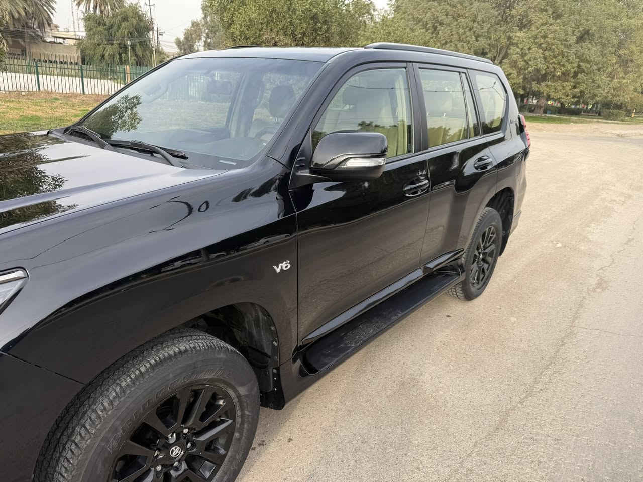 السلام عليكم 
للبيع برادو موديل ٢٢ vx رقم بغداد ماشيه ١٢٠ الف 
بيها بارد كلش بسيط مكان السياره بغداد العامريه 
السعر 43$مع المجال ***********
