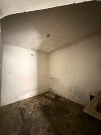 شقه ارضيه مساحه 70 متر مطبخ وخدمات 3 غرفه نوم يجار 200 الالف ابو دشير ...