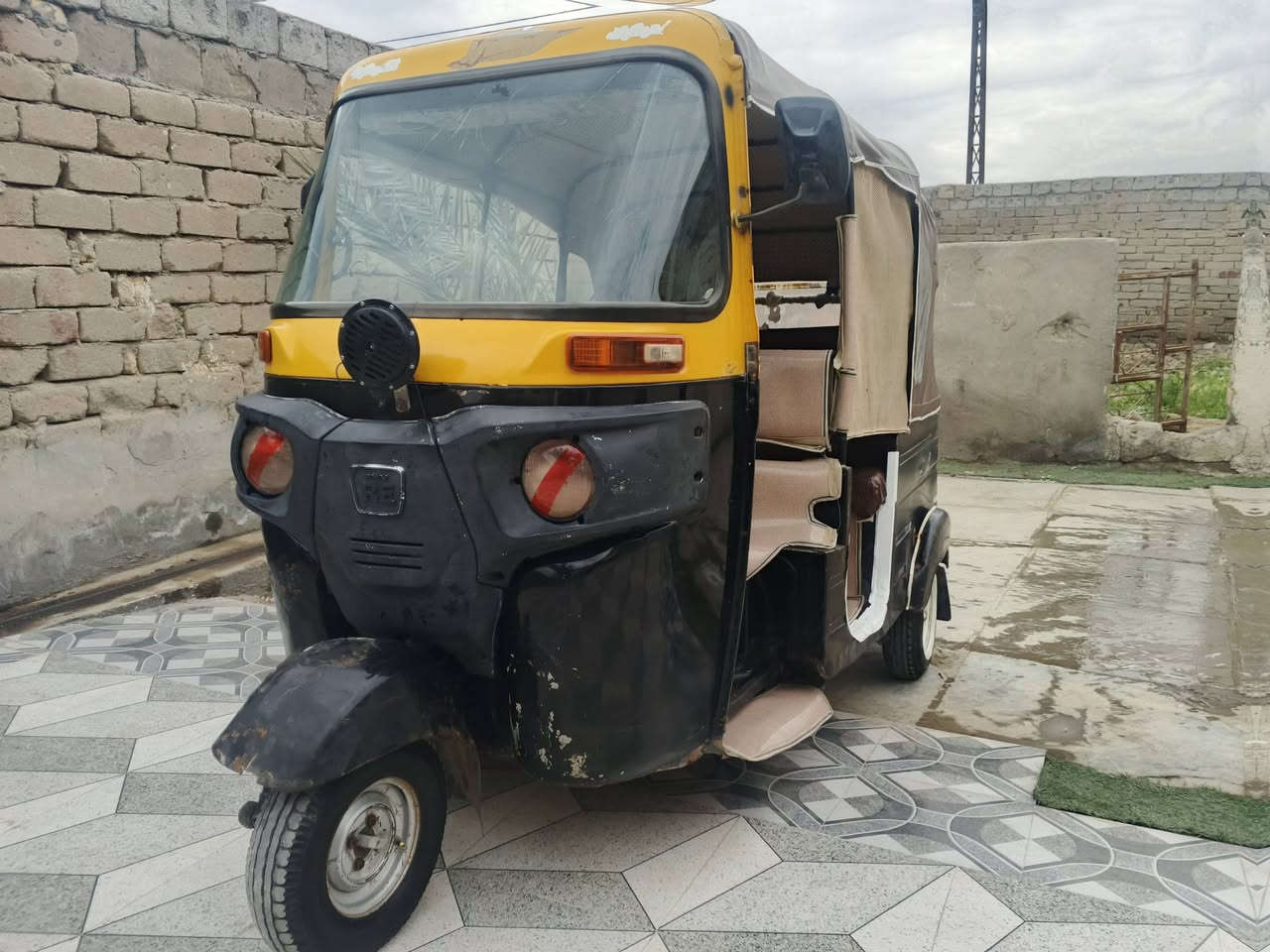 سلام عليكم تكتك للبيع موديل 15معمره جديد مكينه تايرات كهربائيات كله جديد مكينه مال 21 دراجه. اوراق جاهزه مكاني ناصريه ***********
