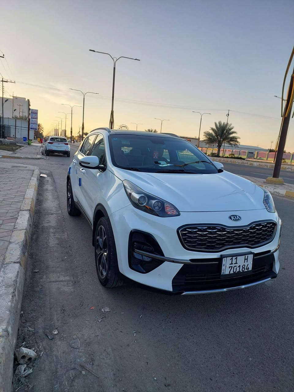 السلام عليكم 
‏للبيع سبورتج 2019  خليجي جيتي لاين فول الفول 
‏ماشية 51 ألف حقيقي
‏ رقم بغداد بأسمي مداور ثاني يوم السيارة كفالة عامة 
‏1- بصمات أبواب صندوق كهربائي 
‏2- اريل نفكيشن
‏3-شحن واير لس 
‏4- مقاعد الأمامية الاثنين كهربائي 
‏5- شاشة كبيرة
‏6- كامرة + حساسات أمامية وخلفية 
‏وبعد بيها هواية مواصفات 
‏السعر 222 وبيها مجال جداً بسيط مكاني فلوجة 
‏*********** 
‏
