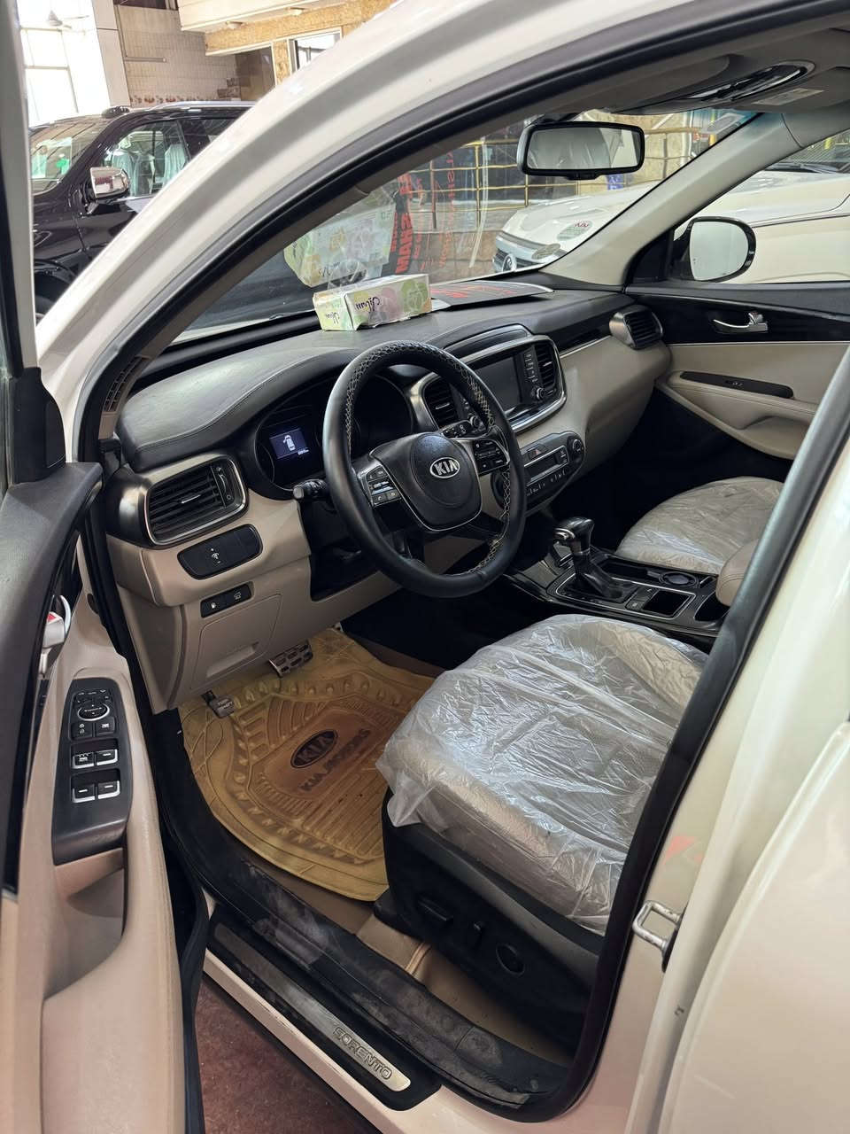 كيا سورنتو
الموديل2018
بيها مكانين صبغ 
خليجي 
فول مواصفات 
بانوروما 
ماشية 86
العنوان :بغداد البياع معارض البياع 
التواصل :
***********
