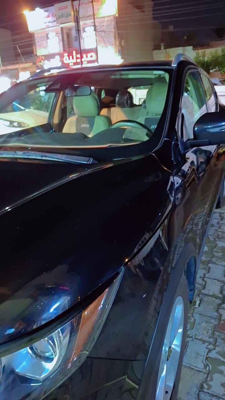 روج سبورت SV وارد أمريكا – للبيع
السيارة لون أسود، 

رقم بغداد باسمي 

السنويه 2026 تنتهي 

فئة SV، اقتصادية ومريحة 

محرّك 2.0 لتر  ونظام CVT اقتصادي.

– تشغيل بصمة + دخول ذكي

– شاشة معلومات + كاميرا خلفية

– نظام تبريد قطعتين

– مواصفات أمان كاملة (ABS – Airbags – Traction Control)

– نظام Eco 

– حساسات وإلكترونيات بحالة ممتازة

– صيانة منتظمة وسيارة جاهزة للاستخدام

حادث باب خلف السائق تعمير جاملغ الخلفي اخذها سونار واقتنع وشوف 

تخم تاير اصلي ياباني جديد 

السيارة نظيفة من الداخل والخارج، وما تحتاج أي صرف.

السياره ماشيه 130كم حقيقي 

السعر 165 ورقه بلاش البلاش 

للاستفسار الاتصال عادي وواتساب 

***********
