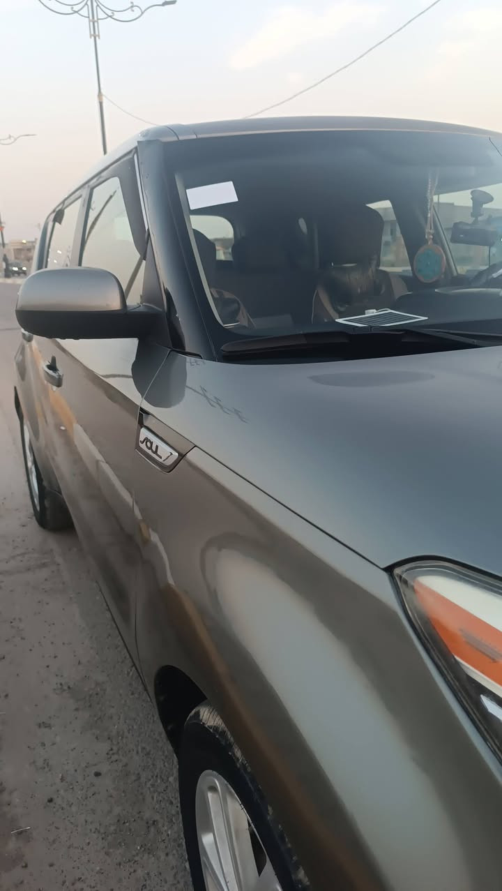 للبيع كيا صول موديل 2018 ضررها جنطة مصبوغة حزام اثر جراد تبريد ثلج صدر تايرات جديد تحكم ستيرن سنوية جديدة كهربائيات كاملة السعر 107 وبيها مجال حك الجية للاستفسار ***********
