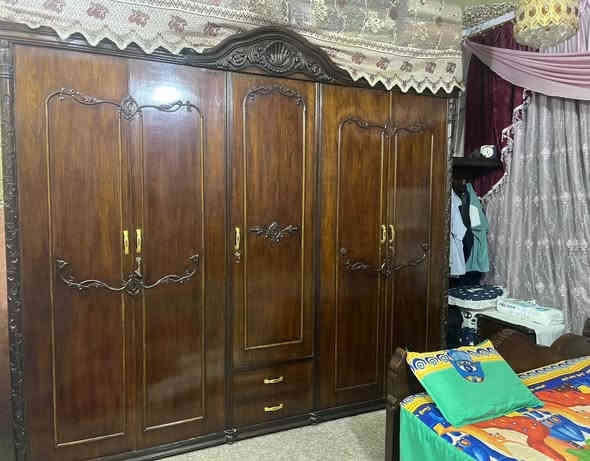 سلام عليكم من رخصه الادمن عدي غراض مستعمله للبيع غرفه اخشاب مع دوشك مع غراض منزليه البيع العنوان بغداد الامين الثانيه سكينه ***********السعر خاص ورقم
