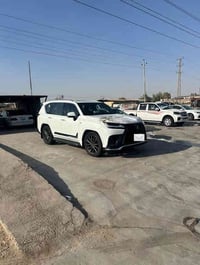 للبيع  لكزس ٢٠٢٣ اف سبورت ماشيه ٢٨ الف مكفوله من كلشي رقم بغداد  بريم ...