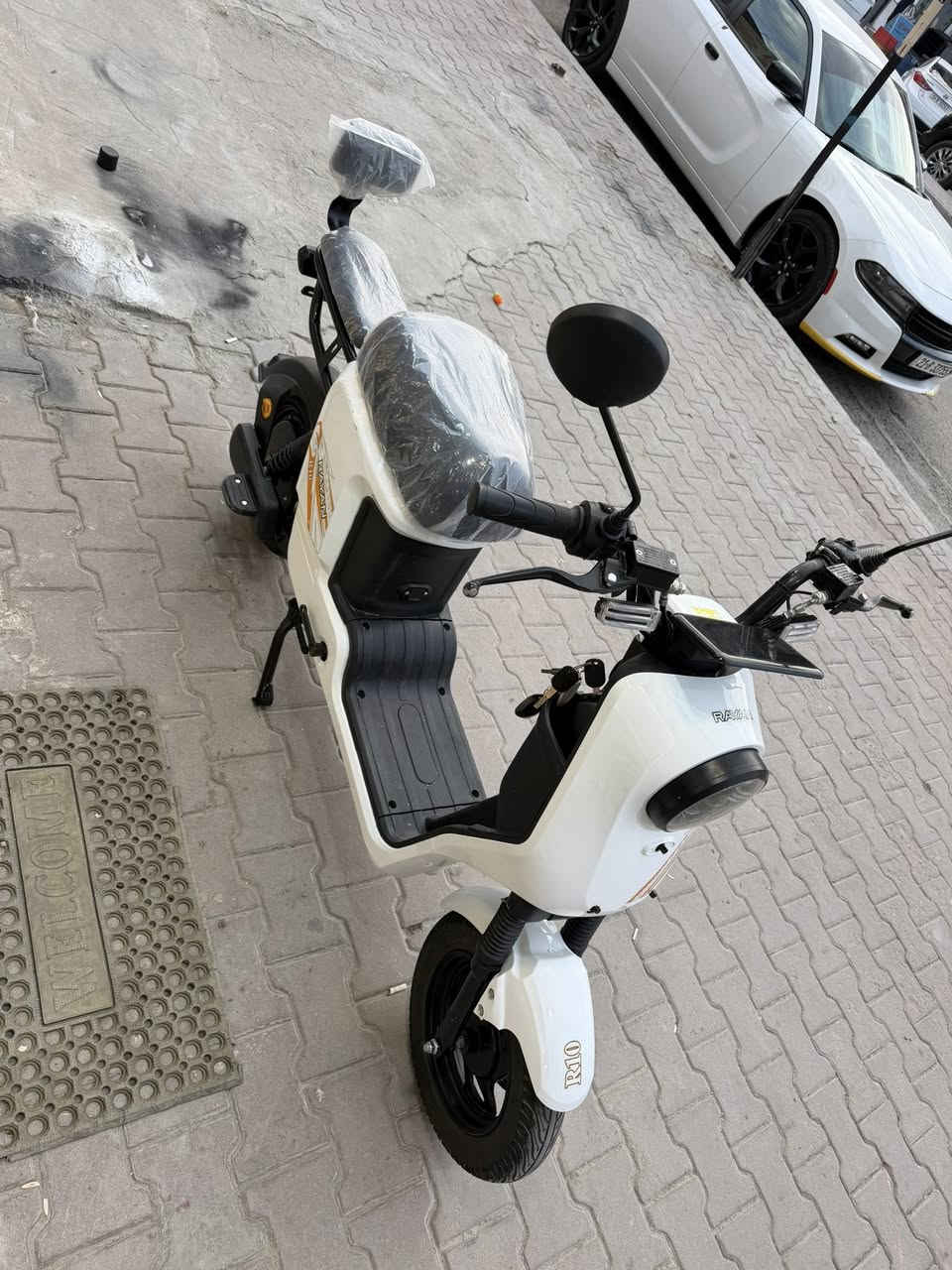 للبيع ار 10 شركة الريان صالها ٥ شهور  طالعه من الوكيل الوصل موجود بطاريات 28 امبير  دراجه شوفة عينك جديده وسرعه خير من الله سعرها ٣٧٥ وبيها مجال ال ٢٥ تطيح البصره مشراك رقم الهاتف ***********
