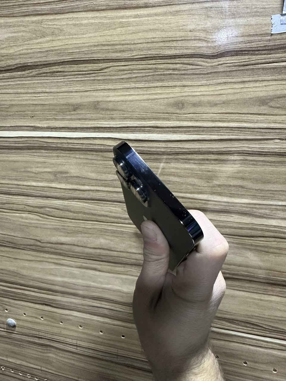 اسلام عليكم 
13 برو ماكس للبيع 
ذاكره عملاقه 1 تيرا يعني 1012 كيكه 
بطاريه 90 
نضافه كدام العين نضيف الجهاز 
نموذج m
الجهاز فقط كامره 5. ما تشتغل الباقي شرط

السعر 675 وبي مجال 
للاتصال 
***********
***********
