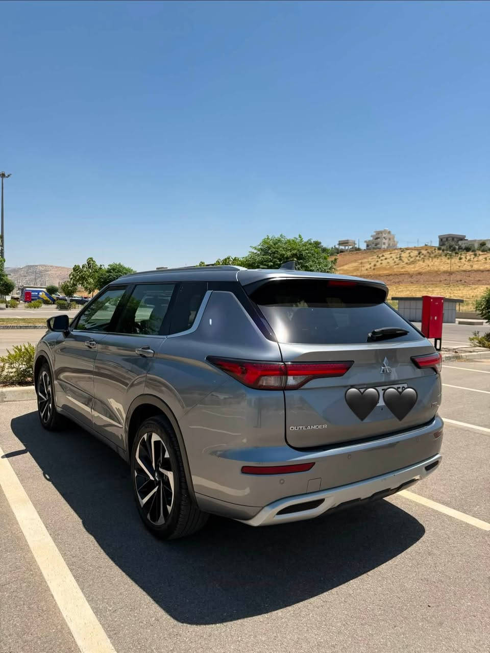 Mitsubishi Outlander Sel 2024
فول مواصفات  (دبل اكسل 4*4 )
مواصفات: (٧ راكب  داتاشو  بانوراما  ٣٦٠ كامره بصمه شاشة  5 كاميرات داتاشو  وشحن وايلرس 
كشنات جلد و هيتر - ستيرن هيتر بردات خلفي كشن خزن شغال سماعة bose 
سندوق شفت  بريك بصمه ويل كب كروم
رادار امامي و جانبي و خلفي  لايت ليد LED …)
محرك: 2.5  ماشية :(٢٥ الف كم)
(سيارة بدون صبغ مكانين pdr بدون ارباك )
سعر :(٢٥٥ ورقة بيها مجال ) 
مكان سيارة : ( دهوك ) 
رقم و سنوى جديد 
رقم تلفون ( ***********)
