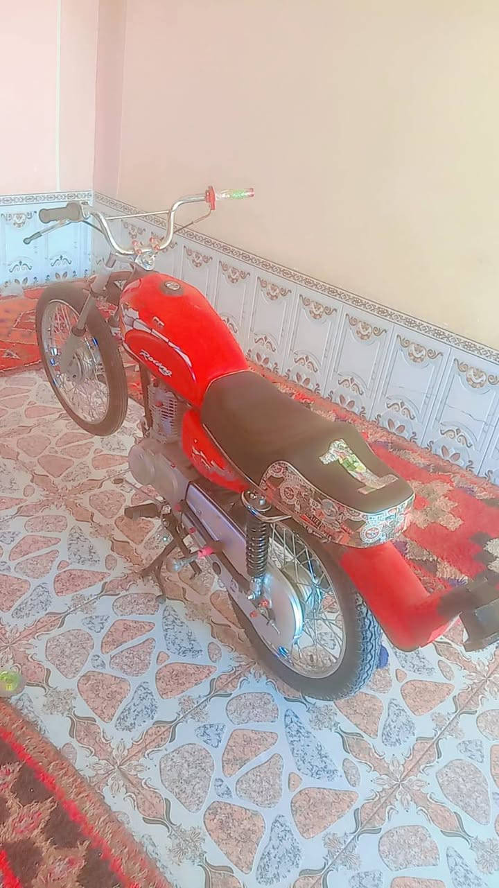 السلام عليكم دراجه كامله 2025 للبيع ايراني جاهزه شاصي 19 اوراق كامل مقفوله دراجه الرقم***********
