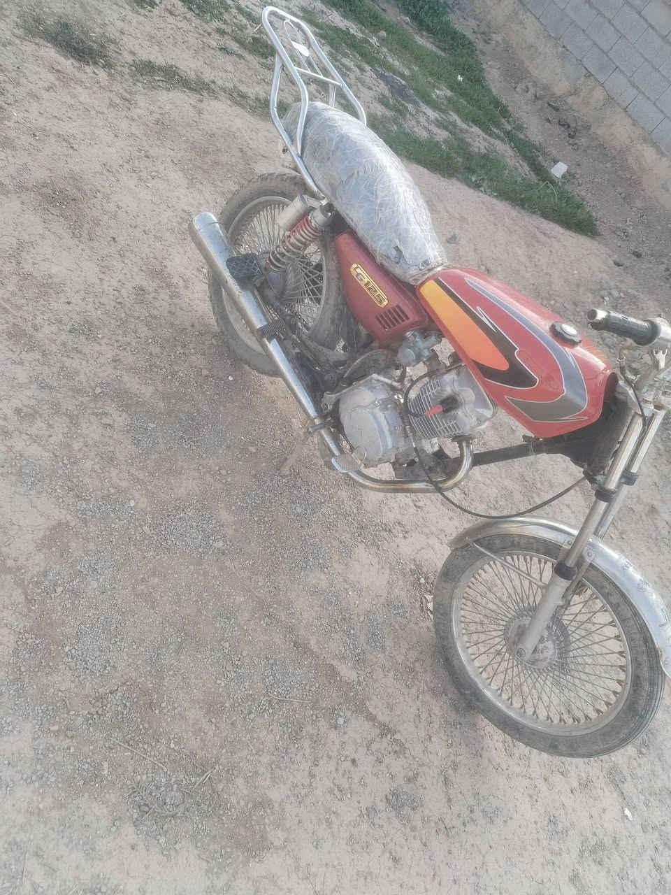 سلام عليكم دراجه لبيع السعر ٢٢٥ بي مجال هاذه رقمي ***********
