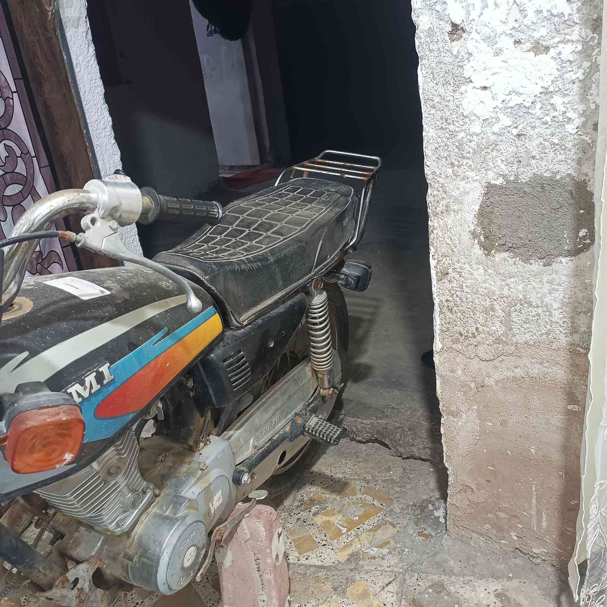 سلام عليكم دراجه نامه متروكه صار خمسه اشهر السعر 250 رقم ***********
