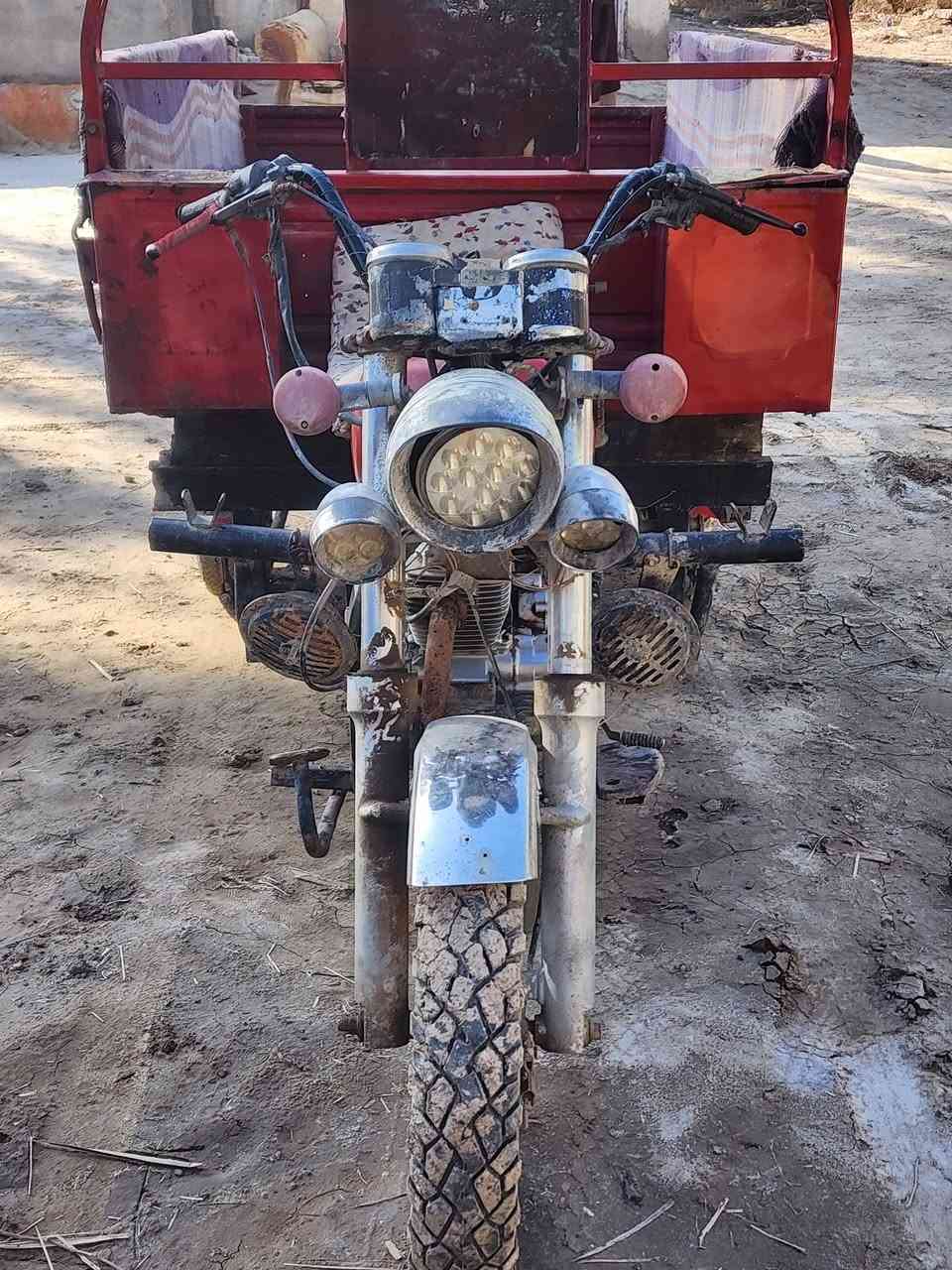 السلام عليكم
ستوته جمره 2017
اوراق 
بيها نقوصات قليله مثل كهربائيات (ترتيب) 
مكاني بابل القاسم 
***********
مامتواجد عل فيس
