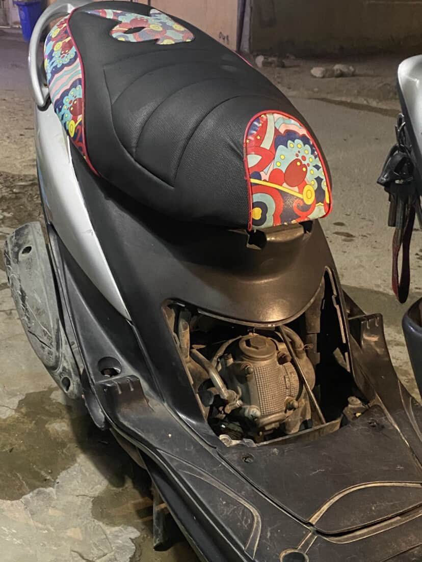 السلام عليكم دراجه للبيع ماكس عدله خير من الله اي نقص مابيها تجي تشوف بعينك كفاله عامه السعر ٧٥٠بيها مجال العنوان الكريعات شارع الكويتي تواصل ويا هذا الرقم ***********
