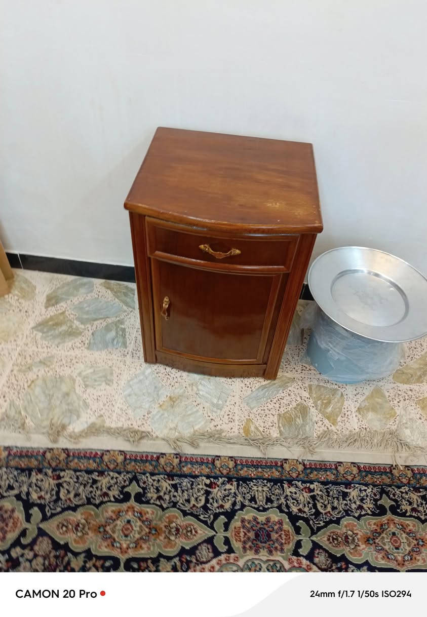 سلام عليكم غرفه نوم نضافتها ٩٠ بالميه مكان تاجي مشاهدة رقم بي واتساب *********** إشارة 
إشارة 
إشارة إلى الأصدقاء 󱢏
