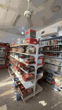 # سبب البيع عدم التفرغ اغراض محل غذائيه للبيع ( برادات عمودي عدد = ٤ +...