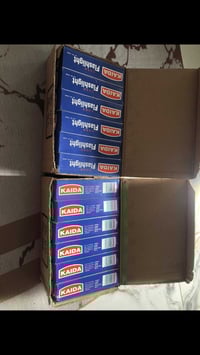 لايت صيني قديم  جديد بالكارتون كُل كارتون بي ١٢. قطعة  سعر الكارتون مع...