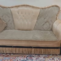 طخم قنفات 2 ثلاثيه و1 ثنائيه و2 كراسي مع طبلات زجاجيه عدد 4 جانبيه و1و...