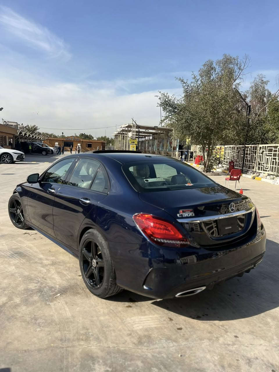 السلام عليكم

للبيع Mercedes C300 2019 (تو ويل) 

لون نيلي 

سلايد 

ماوس

كامره خلفيه 

اوتو بارك

شاحن وايرلس

كار بلي

بصمه ابواب

بصمه تشغيل

رادار امامي 

رادار خلفي 

نقطه عمياء 

قياده اليه

سستم سماعات برومتسر

كشنات كهرباء

كشنات تدفئه

لايتات زينون ٨ عدسات

داخل جلد ابيض ( اصل)

ماشيه ٤٥ الف 

السياره وارد امريكي (كلين تايتل) وهنا صار بيها فقط جاملغ الامامي صبغ بدون اريباك بدون دواخل سياره جديده وبدون نواقص صفر مسج 

كير ومحرك مكفولات ع فحص 
السعر 24.800 💸 وما اعتقد اكو هيج سعر بهيج نضافه وماشيه قليل 

مكانها الغدير 

للاستفسار:***********
