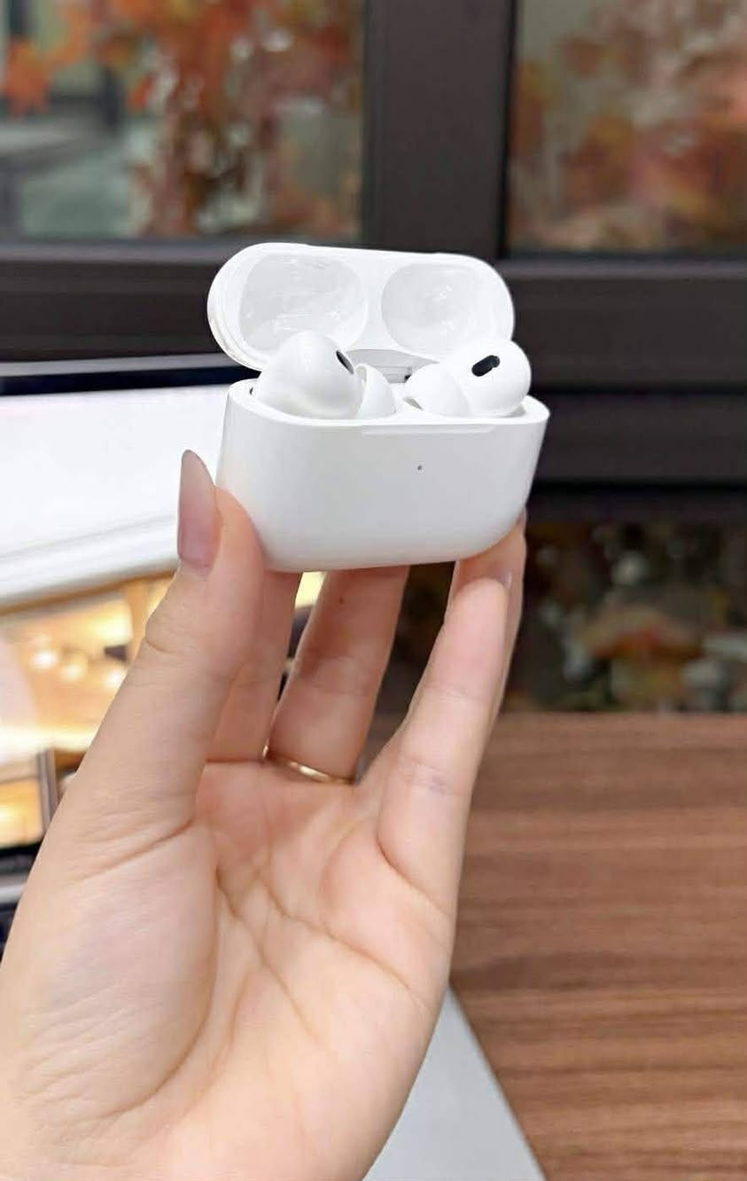 Air pods pro 2 الجيل الخامس
ابل اصلي أمريكي باله نظافتها 100% 
فل بدون باكيت وي حافظتها وكيبل تايب سي 
#عزل_صوت تحديد موقع #صوت_محيطي 
صوت انعكاسي ، بدون ايكلود فحص قبل دفع 
سعره 25 توصيل مجاناً بيع مستعجل بسبب وصول حاوية 
تواصل واتس اب ***********
