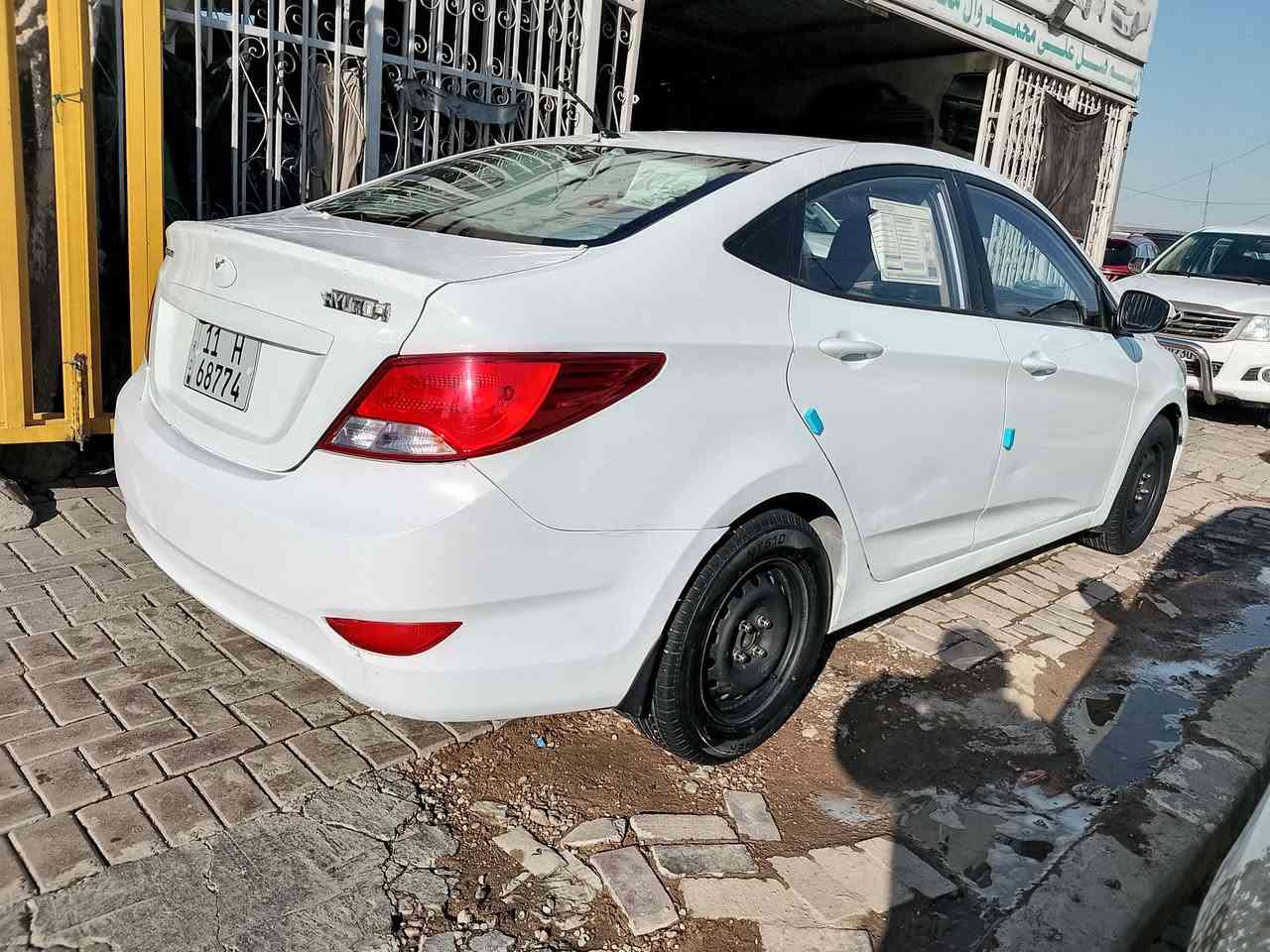 السلام عليكم 
اكسنت خليجي موديل 16 رقم بغداد نكليزي سنويا جديد 
سياره بلادي بي صبغ جملغ خلفي فقط باقي كفاله سونار موجود بل منشور محرك 1600 ماشيه سياره 90 دوخل نظيفه سياره حلو معنا الكمله بل عافيه ياخذها 
سعار سياره 95$بي مجال حك جيتك العمله العنوان بغداد بلديات نتصل وتدلل عله رقم 
 ***********
