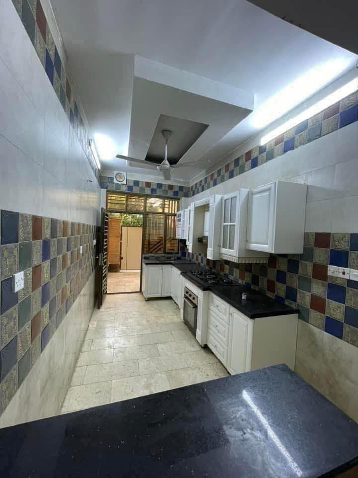 للبيع بيت  بسعر مناسب في منطقة السيدية 
موقع البيت – مربع جامع الأقصى قرب شارع الكويتي   .

📌 للاستفسار عن السعر كتب رقم (2)

🏡 تفاصيل العقار:
 • المساحة: 120 م²
 • الواجهة: 6 م
 • النزال: 20 م

✨ التقسيم الداخلي:
 • الطابق الأول: صالة، مطبخ، حمام، غرفة نوم
 • الطابق الثاني: 2 غرفة  نوم  معا حمام 
 • الطابق الثالث: بيتونه   

📞 للتواصل: *********** (اتصال أو واتساب)

🏢 مكتب برج الياقوت للتطوير العقاري
📍 السيدية – شارع مركز الشرطة، بجوار صيدلية وصال شوقي، مدخل شارع أبو النخيل
