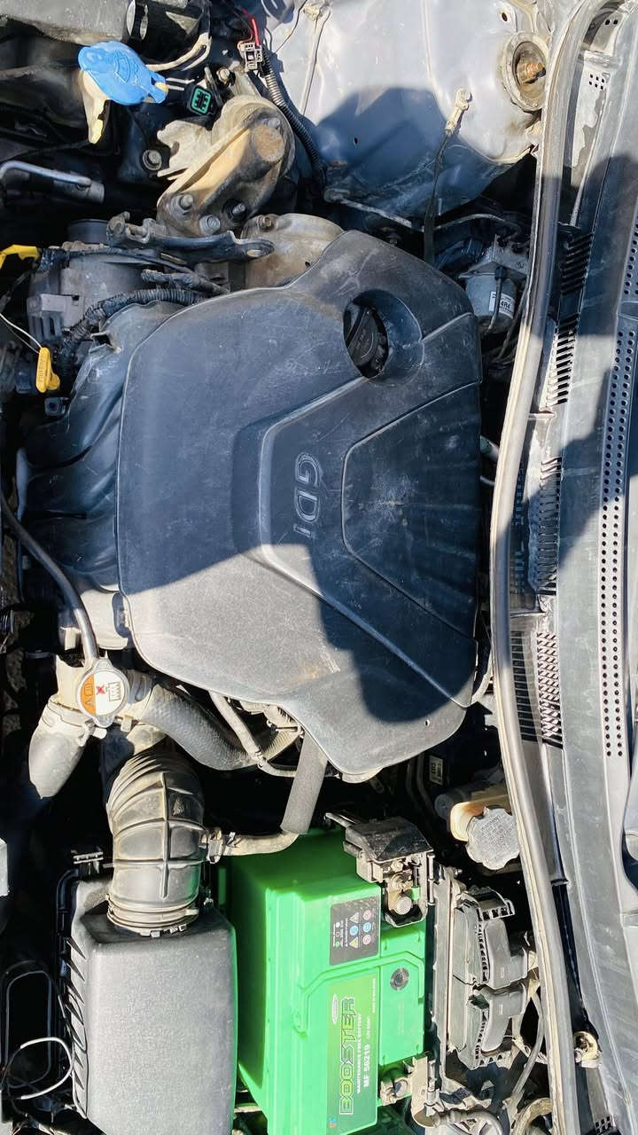 سلام عليكم اكسنت وارد أمريكي موديل 15حادث جاملاغ وبنيد  رقم بغداد  السعر 85 بغداد مدينه الصدر ***********
