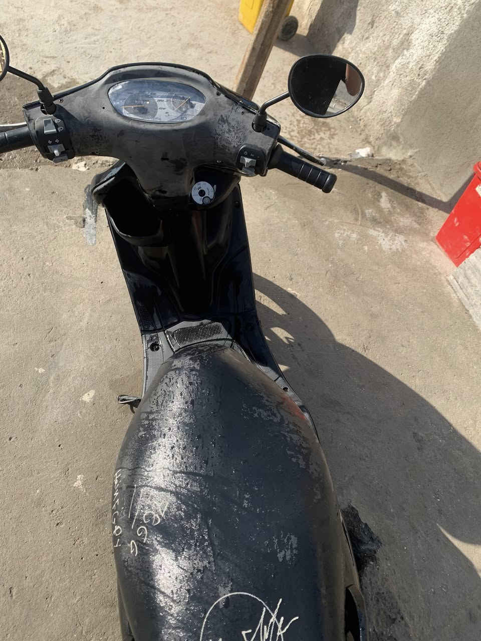 السلام عليكم دراجه قجمه نضيفه مكينه ما مفتوحه بس كفرات مو اصليه دراجه نضيفه مكان بغداد مديند الصدر سعر 550و بيه مجال واتساب ***********
