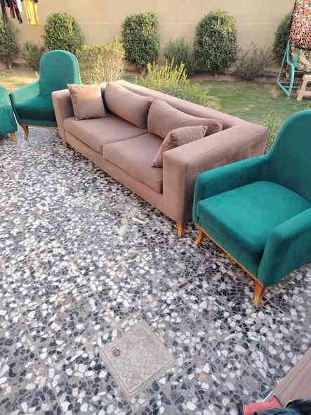 تخم ٨ مقاعد  حطاطة موديل تركي نضيف جدا سعرة ٣٨٠ مكاني الصابيات قرب بوابة الكاضمية جسر الدوار ***********
