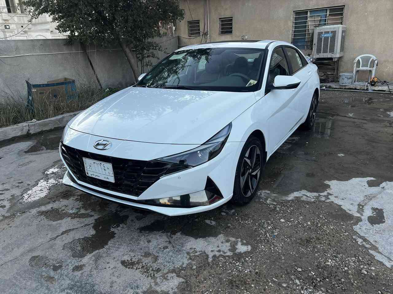 للبيع الانترا موديل 2023 خليجي ماشيه 53الف
مكينه الفين دوش فول موصفات 
فتحه 
تشغيل عن بعد 
بصمه 
حساس خلفي امامي 
ترحيب 
مري شفط اشاير بل مري 
تبريد قطعتين 
جنطه فتح اوتو عند الاقتراب  
شاشه كار بلي مكفوله عده طخه موضحه بل صور ***********
مكان بغداد حي الجهاد السعر ب185
