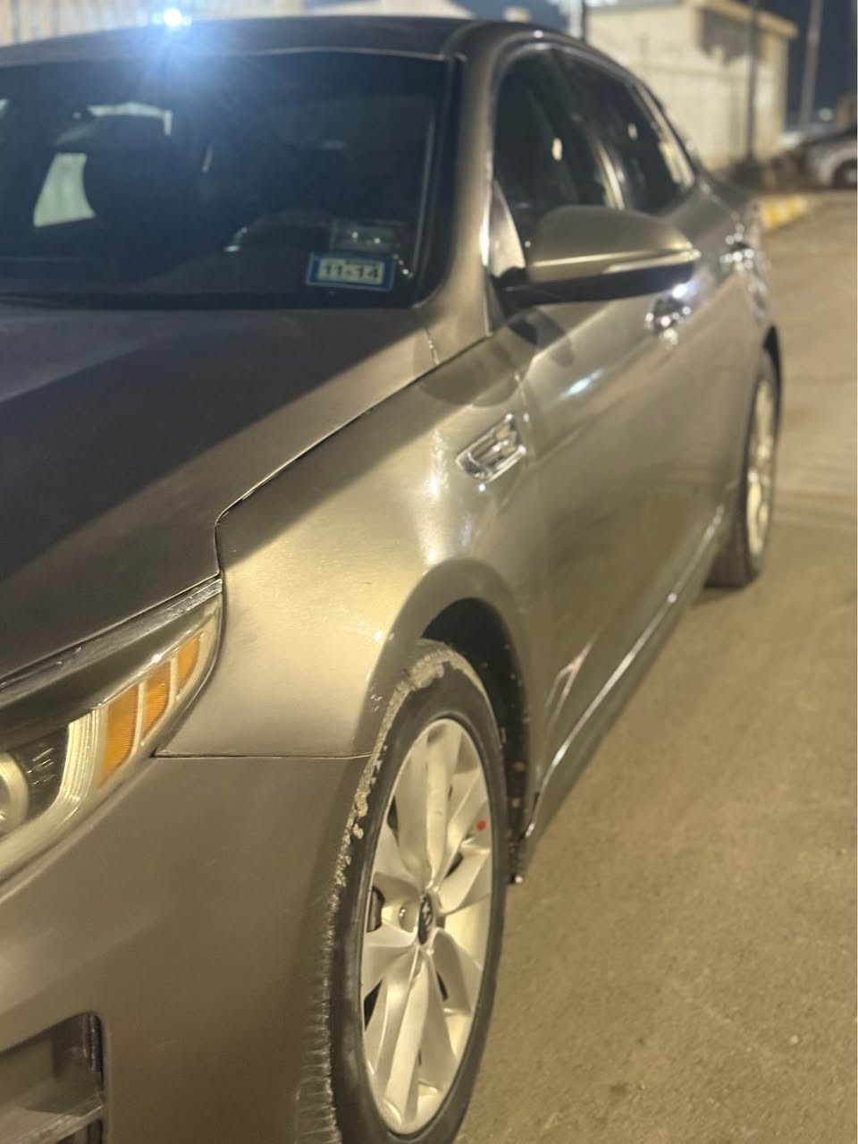 السلام عليكم
كيا اوبتيما موديل 2016 
وارد امريكي السياره داخله كفاله وصورها موجوده وهناه بالعراق بيها بنيد مبدل والهلال الخلفي رش فقط 
مكينه 2400 مكفوله وكير مكفول
سياره على ايدي جاهزه ما نقصها برغي شغل واطلع 3 انضمه قياده سبورت رياضي وعادي وايكو مقلل وقود  فول تحكم استيرن مثبت سرعه شاشة تاب وشاشة قارئ اعطال عالي زنون اصلي اشاير بلمري  ماشية 146 الف السياره بسمي ورقم انكليزي توني شاده رقم ذي قار مكاني ناصرية مركز 
السعر 118 
رقمي *********** ناصرية, ذي قار
