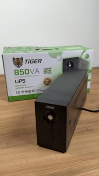 يو بي اس جديد للبيع كمية محدودة 850VA يعطي وقت تشغيل 40دقيقة ضمان شهري...