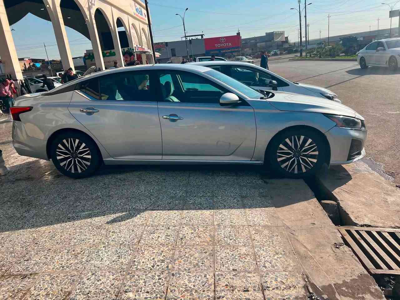 نيسان التما 2023 SVسلفر رقم دهوك سنويه باسمي نافذة لغاية 2030
الاتصال عالرقم :- ***********
رقم الواتساب :-  ***********‬
مواصفات :- 
- بصمة ابواب وبصمة تشغيل 
- تشغيل عن بعد
- كشن السايق كهربائي
- مثبت سرعة 
- تحكمات ستيرن 
- تحديد مسار 
- نقطة عمياء 
- شاشة وكامرة وحساسات 
- ⁠كاربلي
- محرك 2500 تنفس طبيعي 
- ⁠طخم تايرات جديد وباتري جديد
- ⁠كير ومحرك وتبريد شرط
ضرر السيارة :- تعديل بارد بالجاملغ اليسار وشوي صبغ بالبوند ماشر عليه بالصور
مكان السيارة :-  الموصل
السعر المطلوب :- 155$ وبيها مجال بسيط
