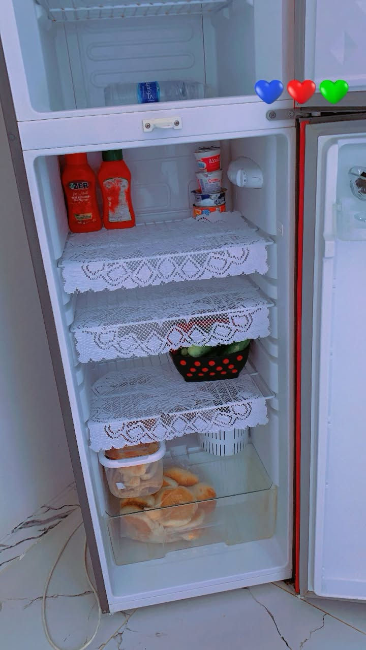 ثلاجه للبيع 14قدم شغالا فول كشر نضيف  السعر 170 للاتصال ***********
