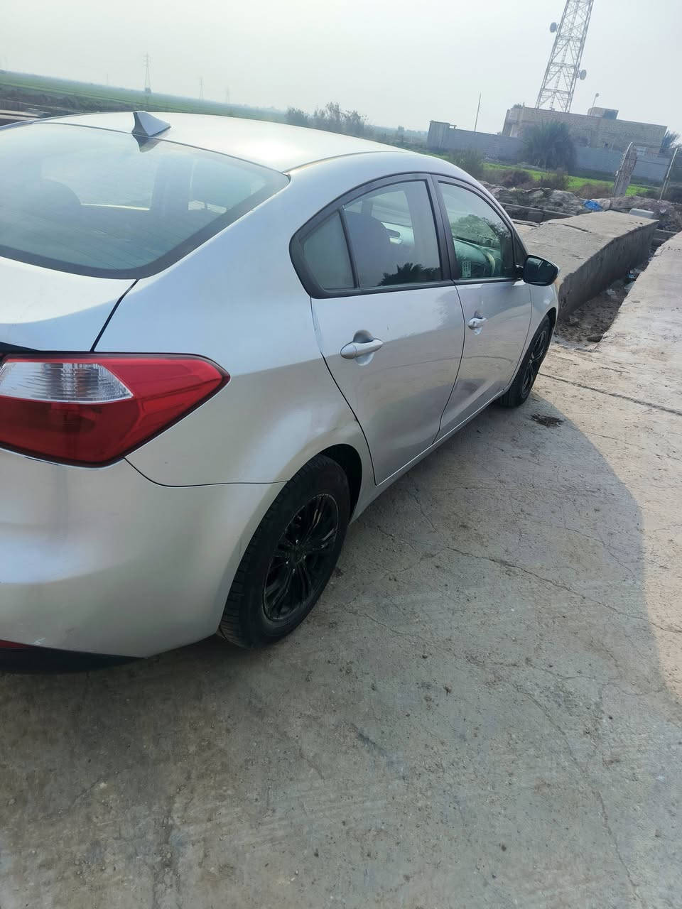 السلام عليكم 
للبيع سياره كيا فورتي 14 ورد أمريكي مكينه 1800دوش  كير عادي 6نمر مكينه كير مكفولات سنويه جديده رقم نكليزي مشروع وطني راعيها يريد تحويل قطرت معجون ما بيها ضربتها باب السايق مبدل والجاملغ الأمامي مصبوغ لليبل واحد عده للباب مبدل فقط سونارها موجود بالمنشور سعرها 88 وبيها مجال رقم الهاتف *********** ميسان المجر @إشارة
