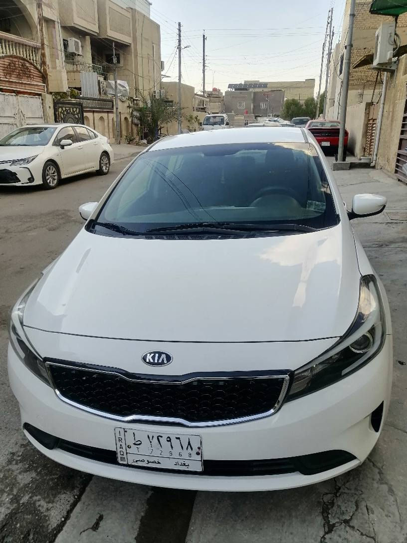 *********** 
فورتي ٢٠١٧ بغداد نص فول مكينه ٢٠٠٠ دوش ماشيه ٨٥
السياره بيها شويه صبغ با باب خلف السائق من جوه اثر شخط
السياره من امريكا كلين بدون حادث بدون ارباك 
شادلها تخم تاير جديد وباتري جديد
تبريد ثلج ❄️
السعر ١٢٢$ وبيها مجال
مكان السياره بغداد الشعب ***********
*********** بغداد, العراق
