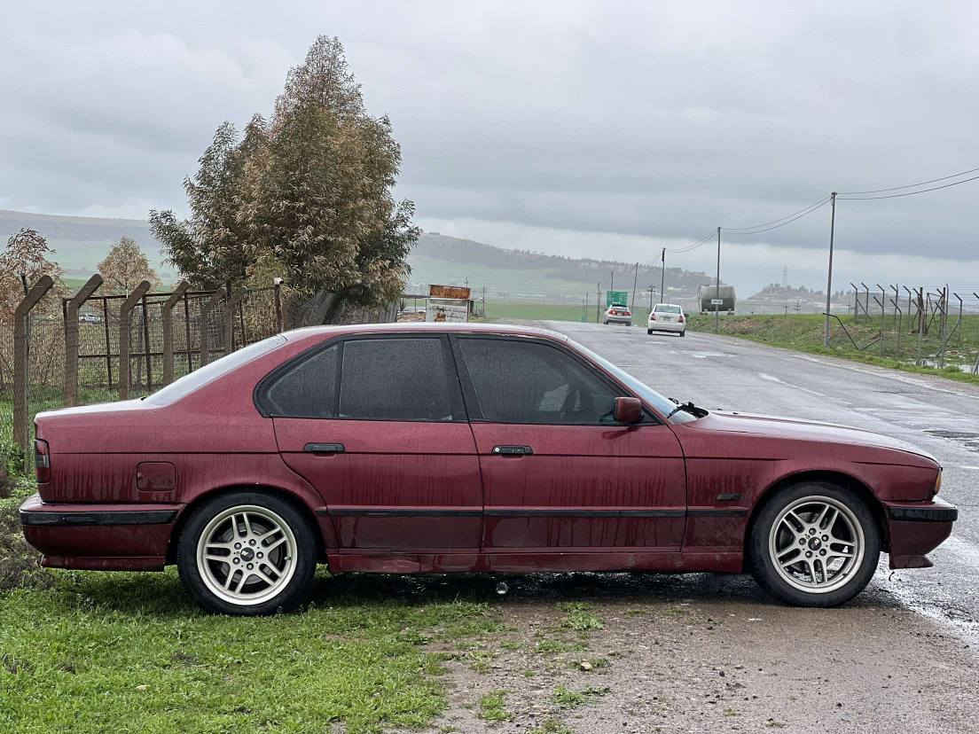 سەرەتا بەناوی خوای گەورەو میهرەبان bmw525 مۆدێل ١٩٩٤ قەپات مواسەفات تەنها سلایت نیە گێر مەکینە موس برانەوە ئەکسل بەشەرت تەبریت ساردو گەرم بەشەت سەنەوی ئەسلی لەگەرە چوار تاو ویلی Mی لۆکی لەسەرە بۆ زانیاری زیاتر پەیوەندی بکە بەم ژمارەیە *********** گەر موشتەری نیت سەرمان مەهێشێنە سیارەکە ماڵی دۆستە أربيل, العراق
