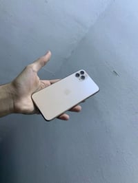 آيفون 11 برو ماكس • ٢٥٦ • بطارية ٧٧