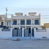 بيتين اشتي ستي • ١٢٥م حديقة داخلية • طابقتين ٤ غرف