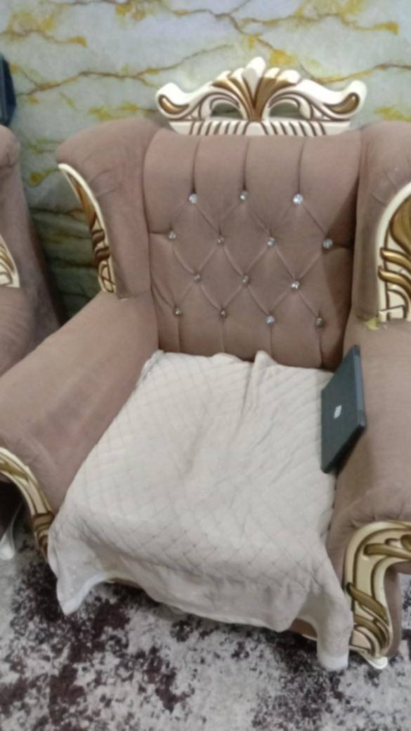 تخم 5 مقاعد للبيع مستخدم نضيف
مستعجلين لغرض الانتقال 
 سعره 80 
العنوان بغداد حي السفير
تفاصيل اكثر خاص


**إذا كنت صاحب هذا الإعلان وتريد حذفه لأي سبب، رجاءا أرسل رسالة إلى الدعم الفني**