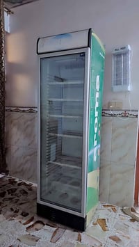 براد عارضة • حجم كبير • شغال ونظيف