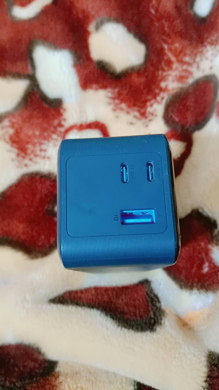 السلام عليكم
باور بنك انكر 24 الف ميلي امبير
بطاريه 100 
مشحون17 مره فقط كلش جديده
نظافه 100‎%‎
يدعم الشحن السريع 
شرط الشغل 

توصيل متوفر


**إذا كنت صاحب هذا الإعلان وتريد حذفه لأي سبب، رجاءا أرسل رسالة إلى الدعم الفني**