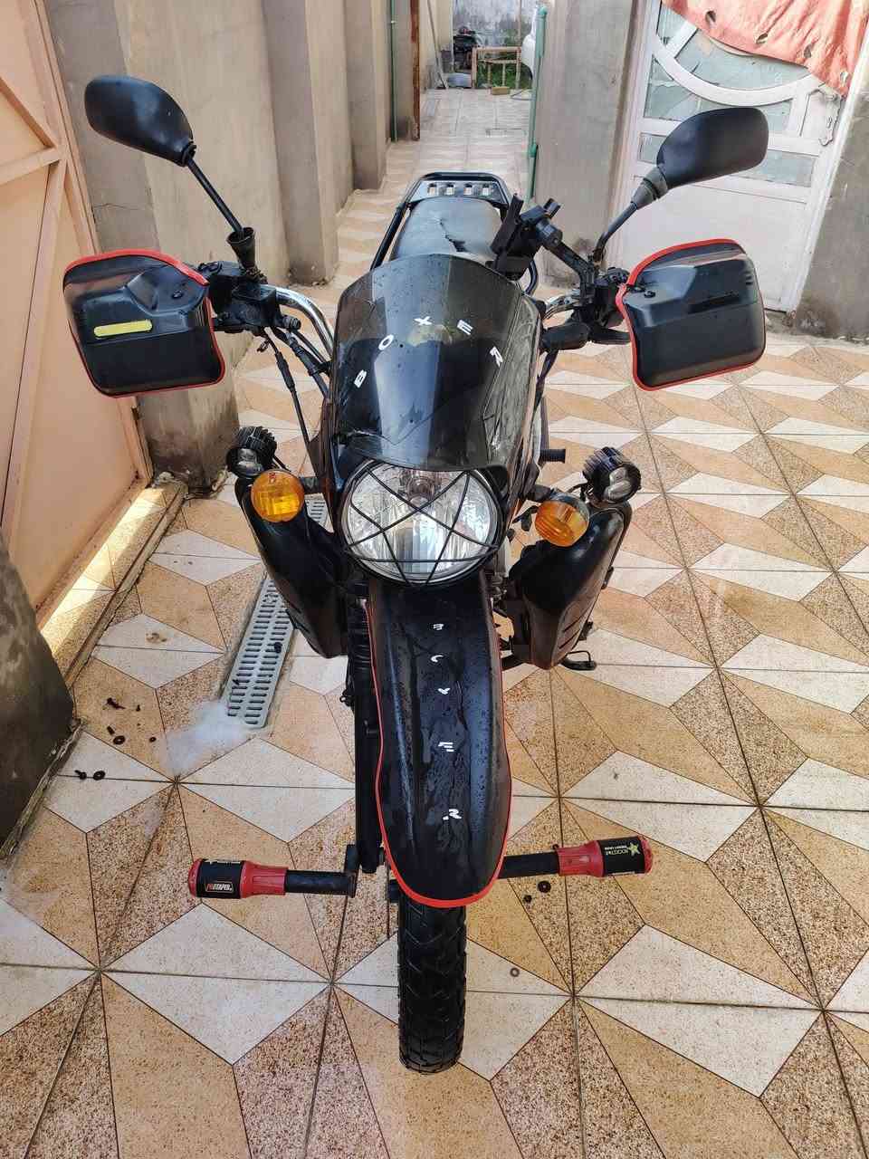 السلام عليكم دراجه بوكسر ٢٠٢٢ نضيفه مكينه خير من الله تايرات خلفي وأمامي قبل سبوع مبدلهن زنجيل دبل جديد كهربائيات كلها شغاله رقم نكليزي السعر 1900وبيها مجال مستعجل على بيعتها  مكانها بغداد رقمي ***********

