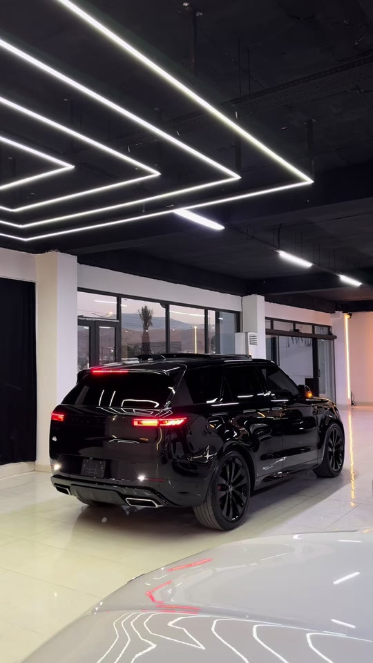 Range rover sport P400 2024 Full option  36,000mil Black edetion Black & red Newwwwwe  Call for price: ***********
