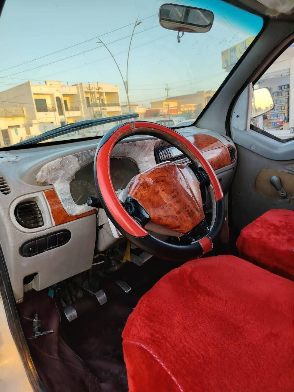 ها نفي للبيع مو ديل 2011 سه يار مكان دوز خورماتوو ***********
