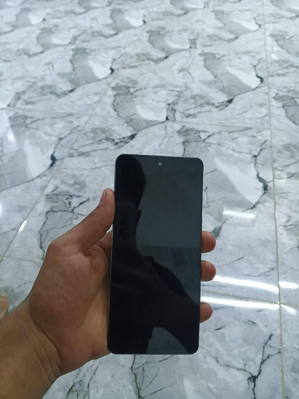 📱 للبيع: Realme 12 Pro Plus 5G (ريلمي 12 برو بلص)
السلام عليكم، جهاز Realme 12 Pro+ 5G بحالة ممتازة للبيع. تصميم جلد فخم وكاميرا سينمائية.
⚙️ المواصفات باختصار:
الكاميرا: أساسية من سوني + كاميرا تقريب بيريسكوب 64MP (زوم خرافي ومثبت بصري OIS).
الشاشة: شاشة  (كيرف) AMOLED بتردد 120Hz.
المعالج: Snapdragon 7s Gen 2 (سلس جداً بالألعاب والاستخدام).
البطارية والشحن: 5000 مللي أمبير مع شحن سريع 67 واط.
الذاكرة: [256جيجا / 12+12].
🔍 حالة الجهاز والملحقات:
النظافة: [الجهاز مبدل شاشه تجاري فقط].
السعر: [220] (قابل للتفاوض البسيط).


**إذا كنت صاحب هذا الإعلان وتريد حذفه لأي سبب، رجاءا أرسل رسالة إلى الدعم الفني**