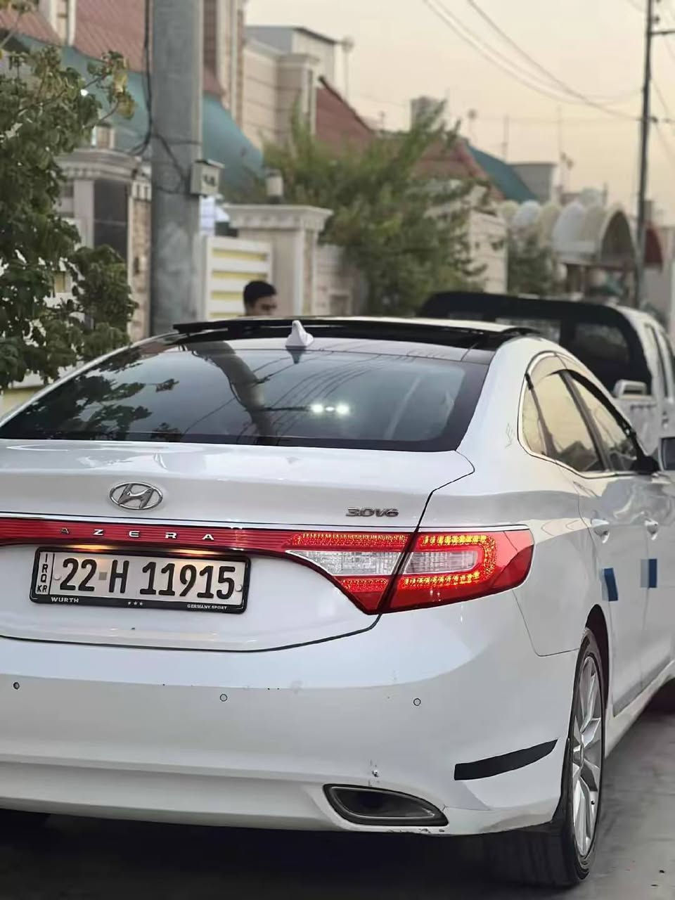 سلام عليكم 
ازيرا 2015 خليجي للبيع 
السياره مكفوله كفاله عامه من دعايه لدعاميه
مكينه 6 سلندر 3000 شرط كير مكينه برغي واحد ما مفتوح منه وماشيه 165 حقيقي 
والسياره فول مواصفات 

بصمه تشغيل بصمه أبواب بصمه صندوق وترحيب وتطعيم صاج بنوراما كشنات جلد كشنات كهرباء زراكات مثبت سرعه حساسات وبعد هواي مواصفات معروفه
 
رقم أربيل الدولي بسمي وسياره ما بيها اي نقص تأخذها ربع دينار متذب عليها
سعر السياره 160 وبيها مجال
مكان السياره ديالى ناحية السعديه 
للأستفسار اكثر اتصل***********
