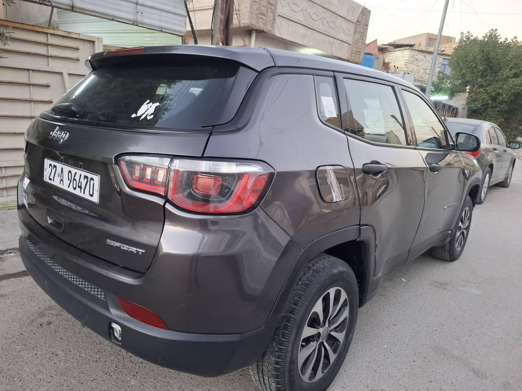 السلام عليكم للبيع او المراوس جيب كومبارس سبورت موديل ٢٠١٨ فول مواصفات عدا الفتحه محرك ٢٤٠٠ كير ٩ نمر
بصمه 
تحكمات استيرن 
شاشه كار بلي
انظمه قياده 
فور ويل 
تبريد قطعتين 
رادارات 
صدر امامي خلفي جديد تخم تاير جديد كهربائيات كلها شغاله ماشيه ٧٦ الف حادثها بنيد وجاملغ بدون دواخل السعر ١١٨ وبيها مجال 
مكاني الدوره ابو دشير 
رقم الهاتف *********** بغداد, العراق
