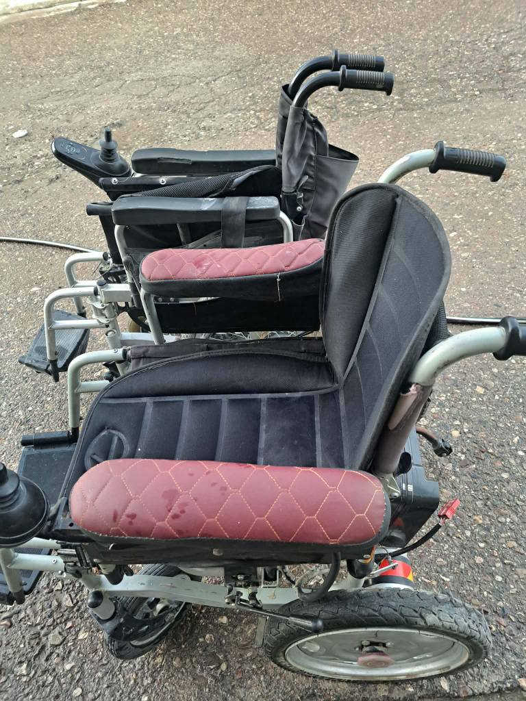 دوو عەرەبانەی کەمئەندام
هەردوکیان ئیش دەکەن و بێ عەیبن
بەلام دانەیەکیان پاتری پیوستە
نرخیان گونجاوە
بۆ زانیاری زیاتر کۆمێنت بکە یان نامە بنێرە بۆ تایبەت السليمانية, العراق


**إذا كنت صاحب هذا الإعلان وتريد حذفه لأي سبب، رجاءا أرسل رسالة إلى الدعم الفني**