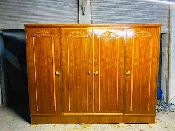 قنصور اربعة ابواب نظيف جدا شغل ثقيل السعر ١٨٥
الرفاعي قرب نفق الصحة مجاور قلعة مول
ظهر جنبر
*********** موصل
